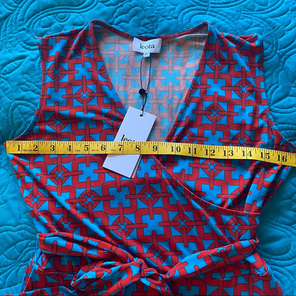🆕 LEOTA  | NWT GEO CHAIN ESSENTIAL JERSEY WRAP DRESS - Picture 12 of 16